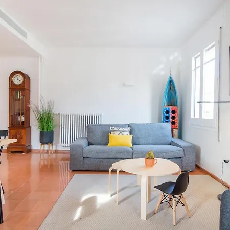 Apartment New Floor With A Lot Of Light & Aircon *