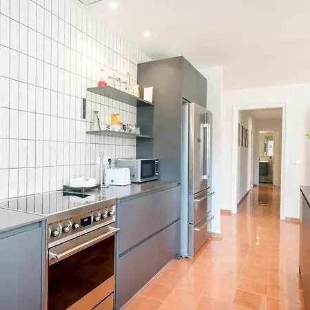 New Floor With A Lot Of Light & Aircon