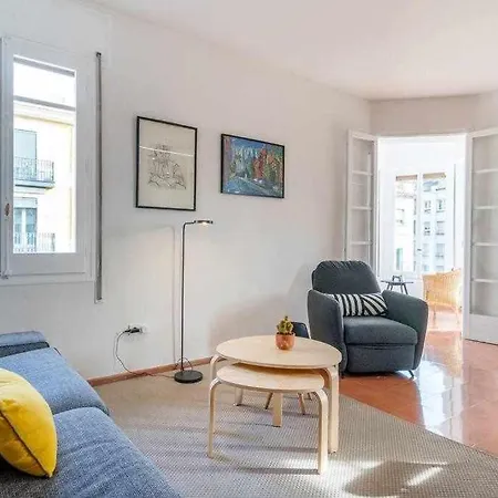 New Floor With A Lot Of Light & Aircon