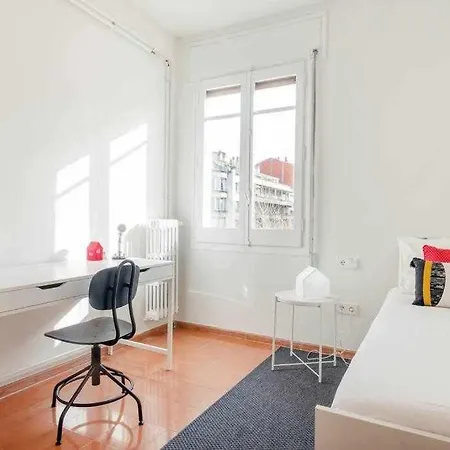 New Floor With A Lot Of Light & Aircon *